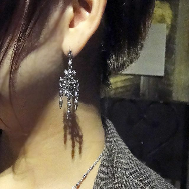 ブラッディマリー ソリタリー ピアス | ジュエリーコネクション