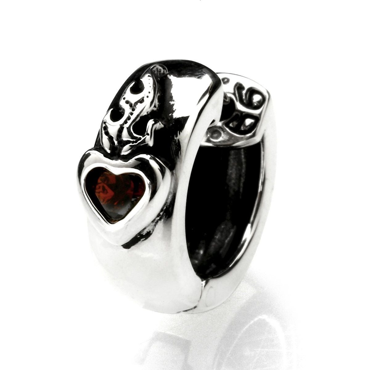 ブラッディマリー ベビー マーメイド ストーン ピアス サファイア