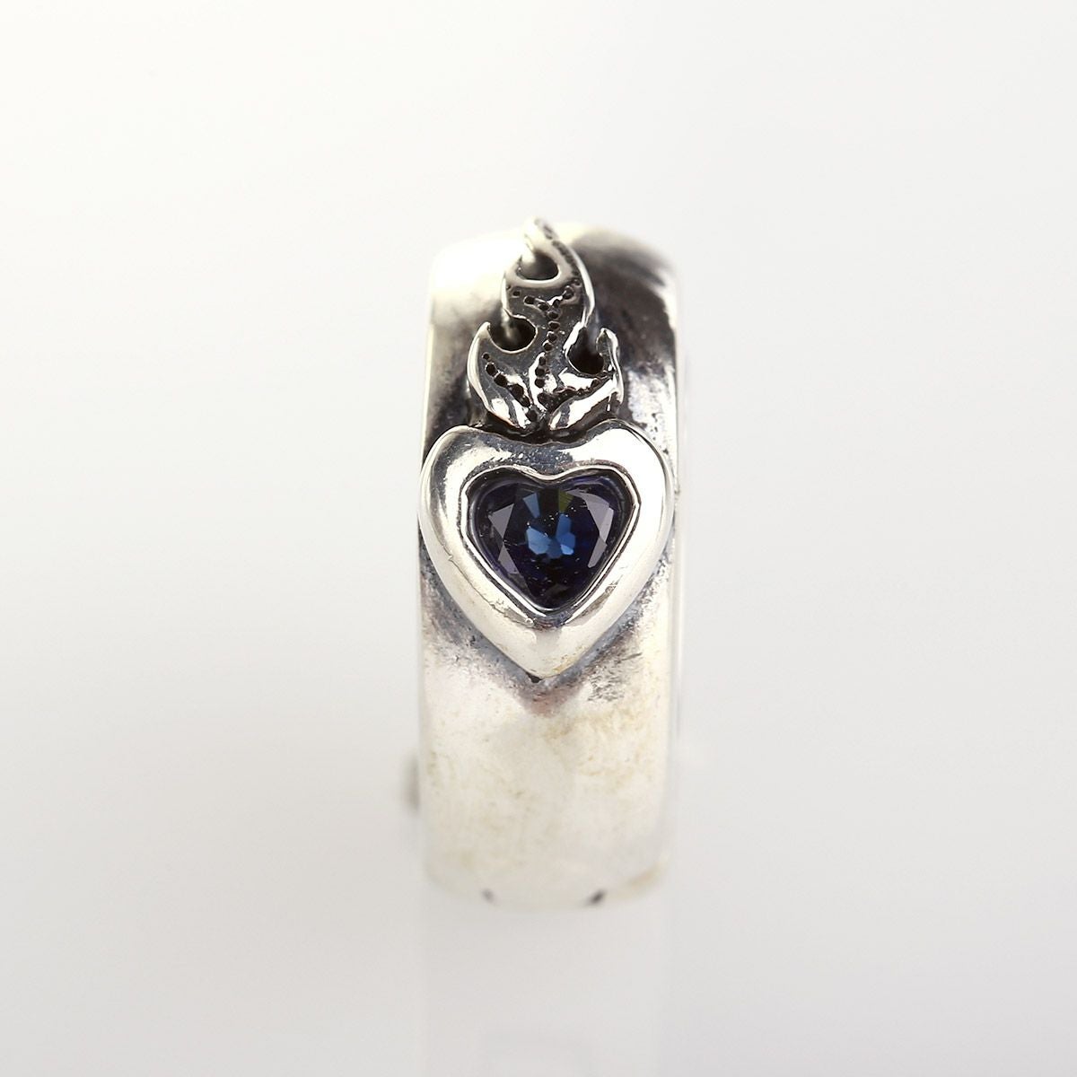 レザーズアンドトレジャーズ セイクリッドハートピアス /サファイア