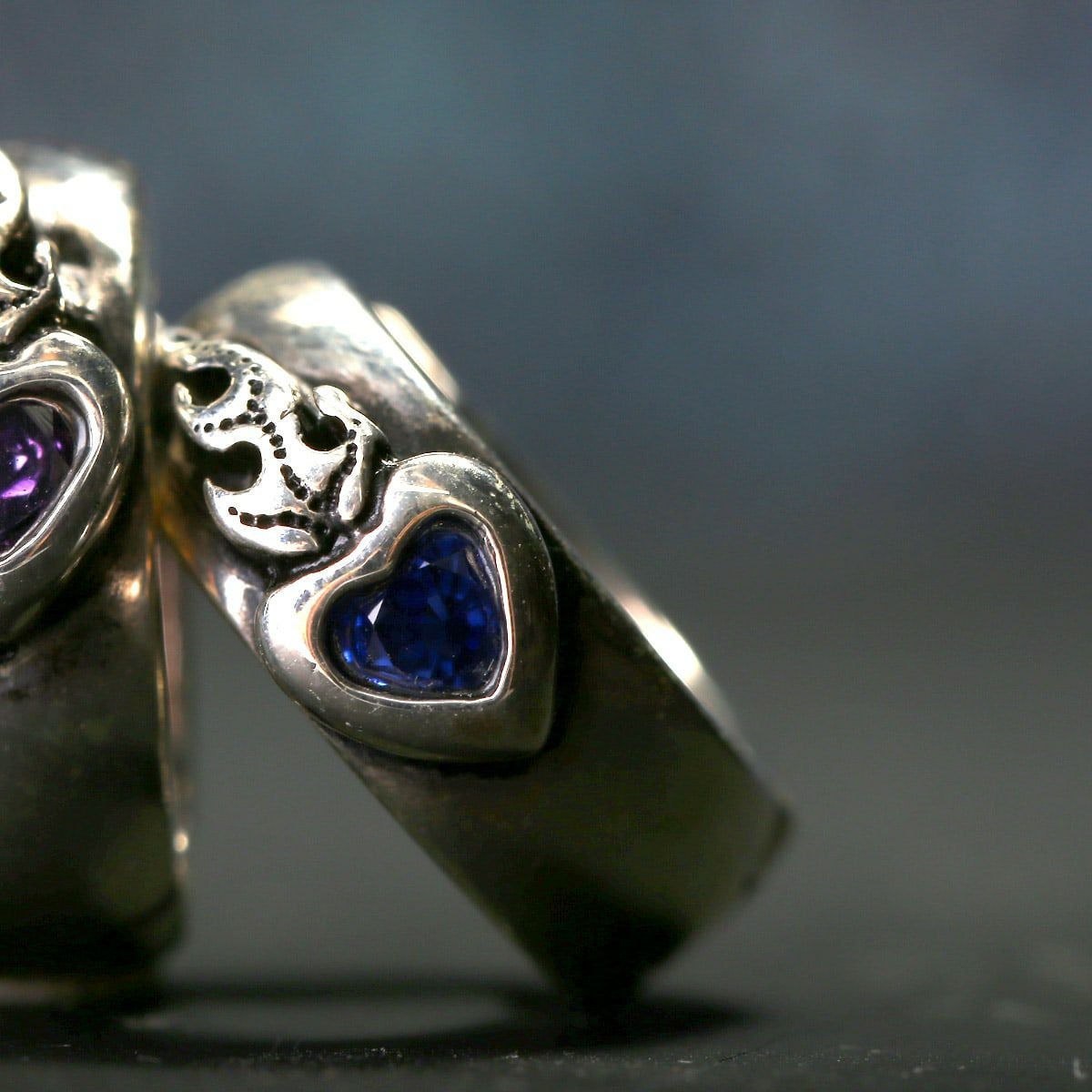 レザーズアンドトレジャーズ セイクリッドハートピアス /サファイア