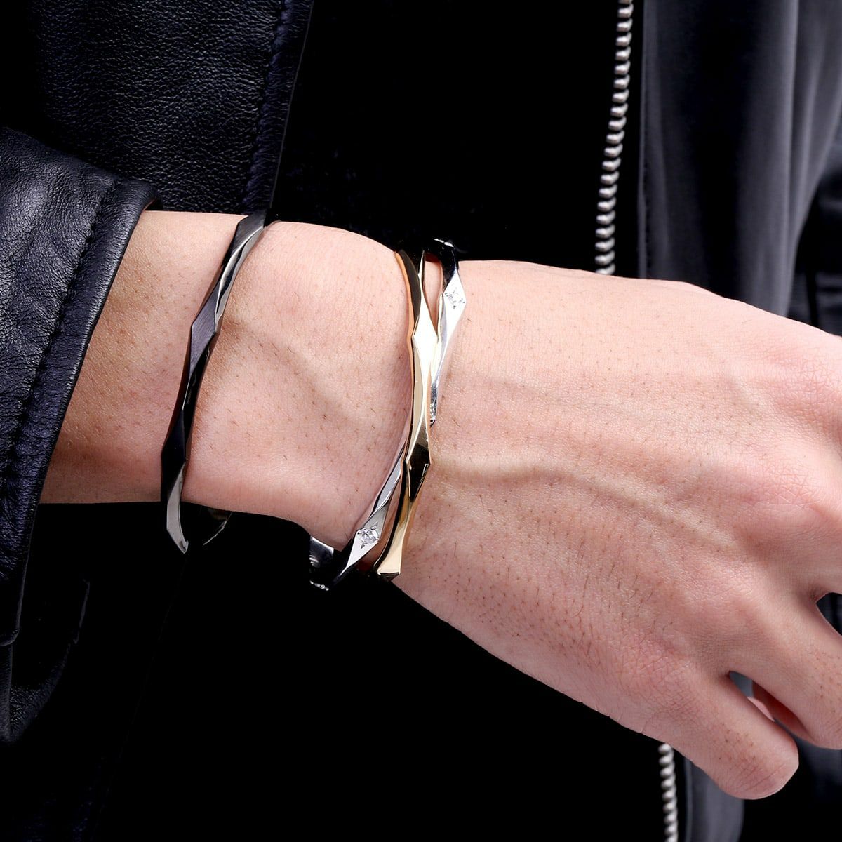 AAA】西島隆弘(Nissy)さん 着用 ヴェルヴェットラウンジ Edging