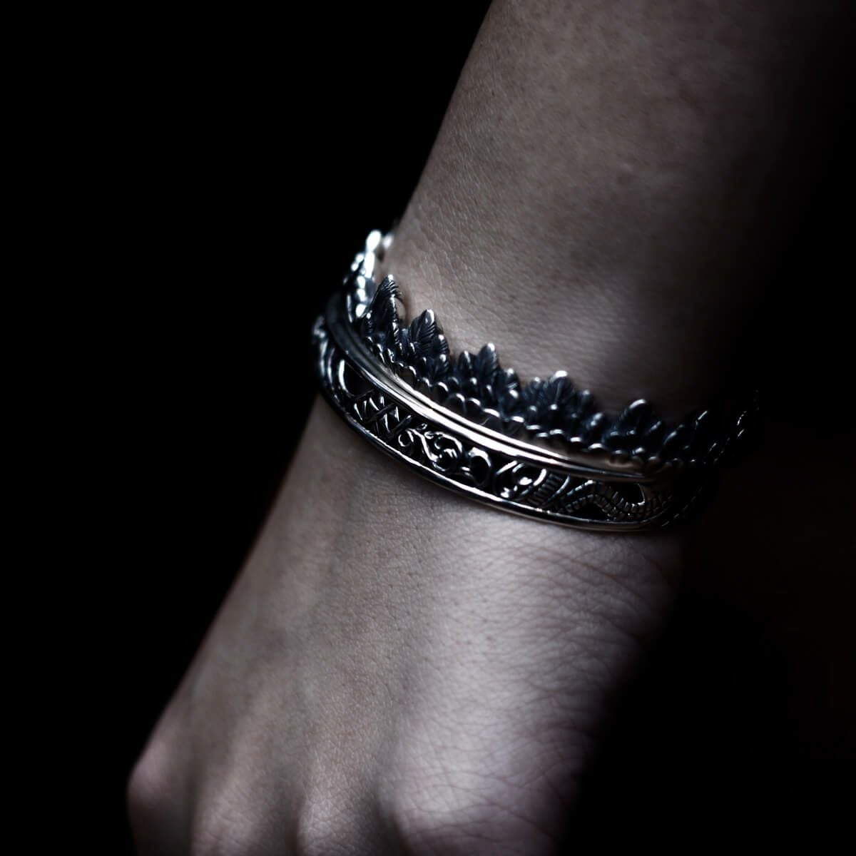 ブラッディマリー マジシャンバングル S | ジュエリーコネクション