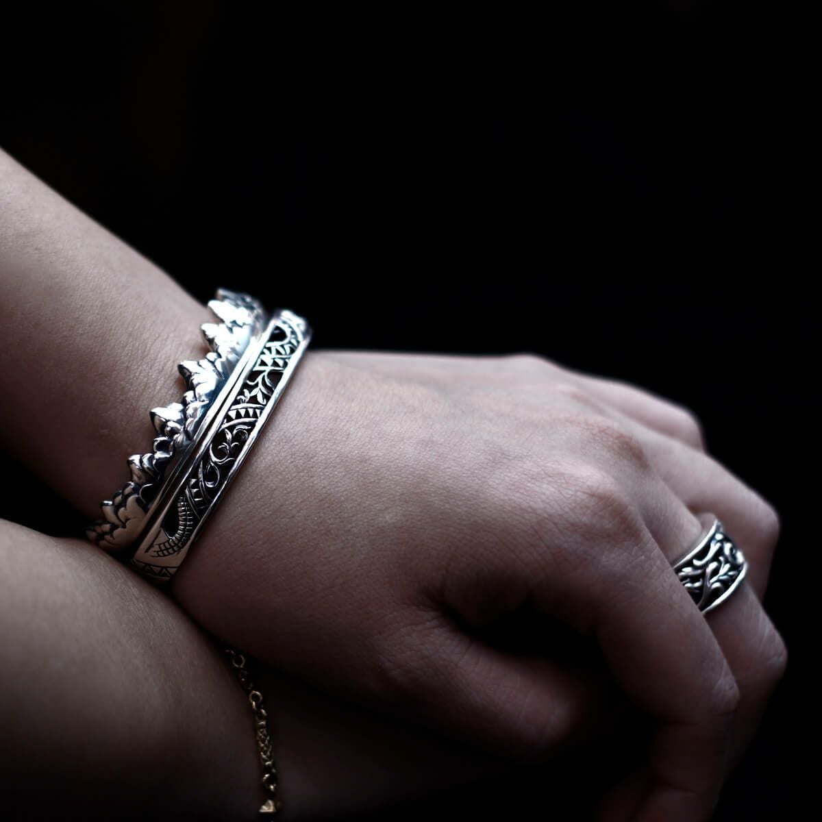 ブラッディマリー マジシャンバングル S | ジュエリーコネクション