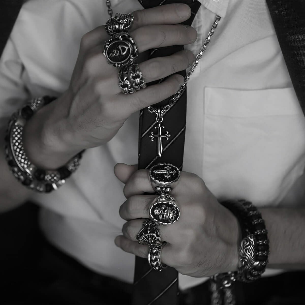 レザーズアンドトレジャーズ ポリチーノクロスペンダント 2nd（トップ