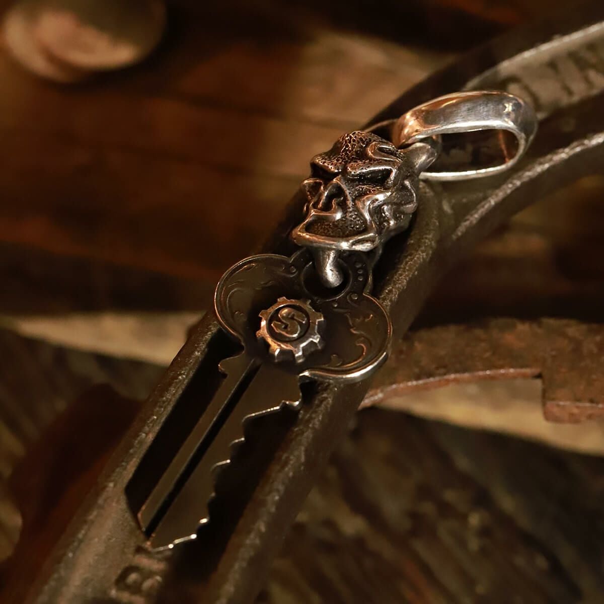 スターリンギア ワンオフカスタムジッポw/タイニーハウラーキングギア