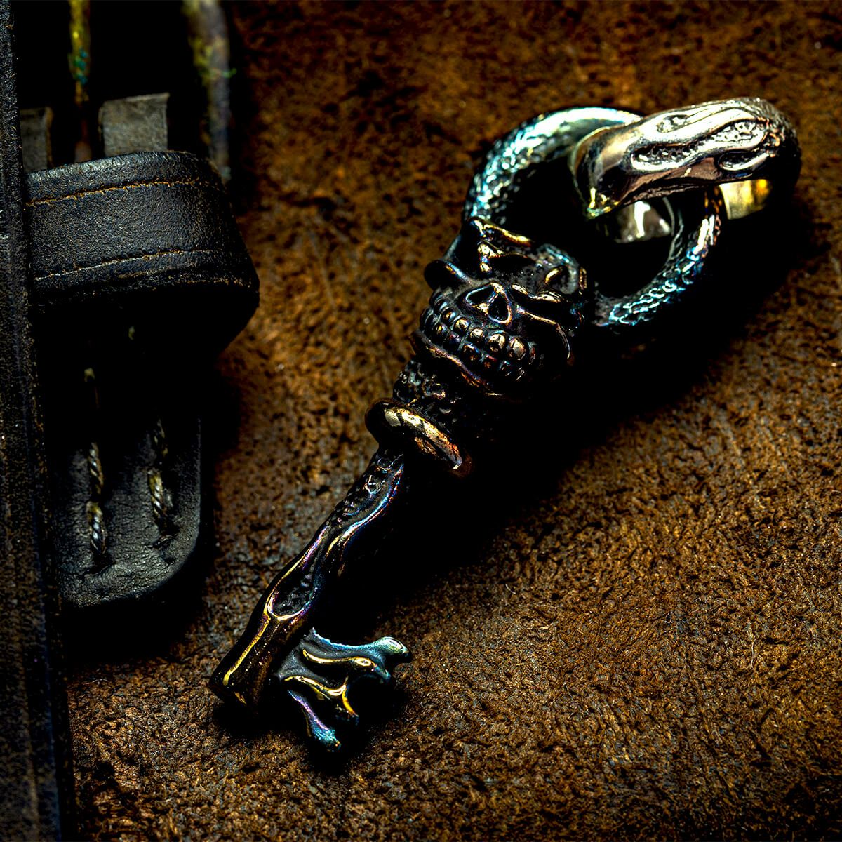 スターリンギア フレーミングスケルトンキーペンダント w/コバルト