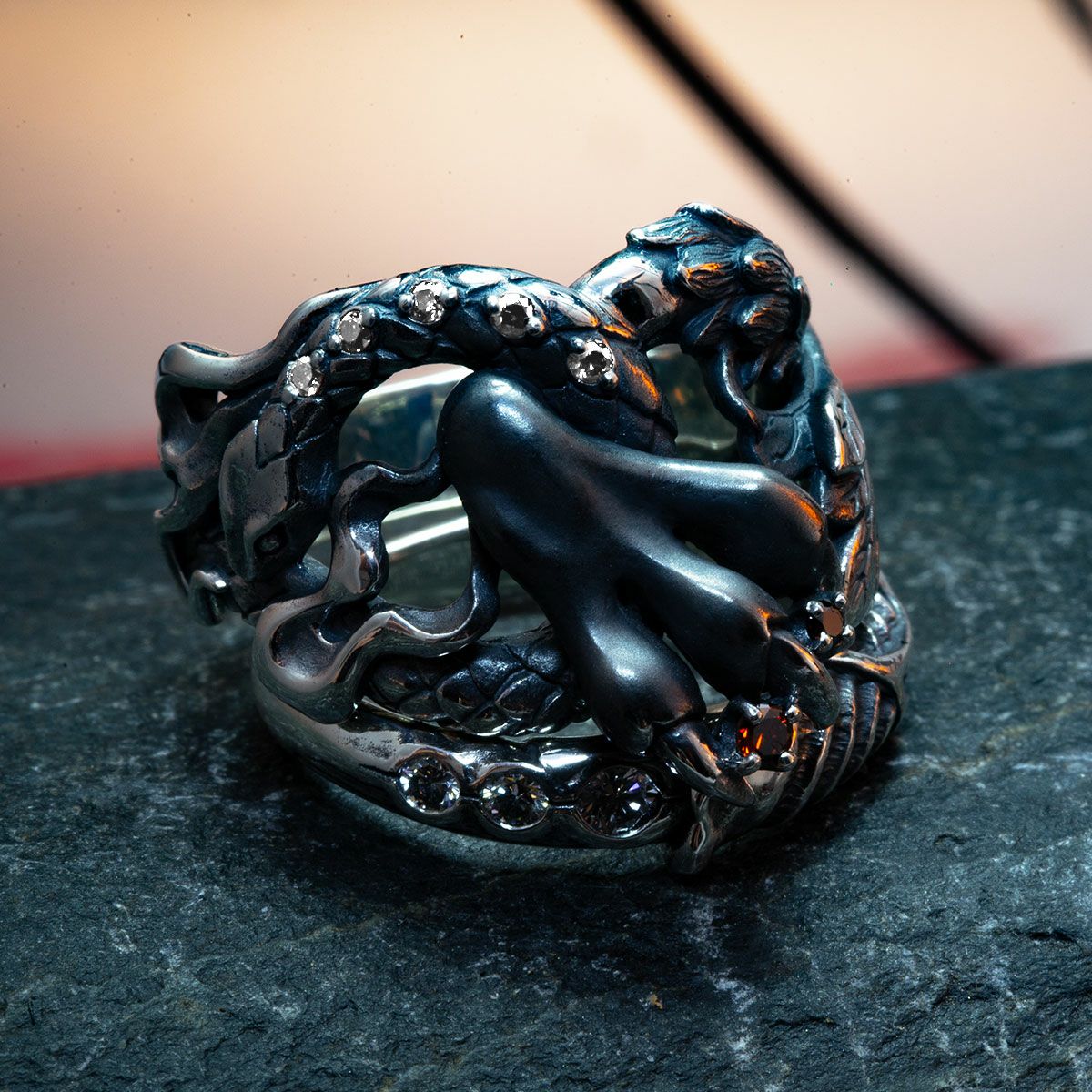 ブラッディマリー ダミアリング w/ホワイトトパーズ/ガーネット