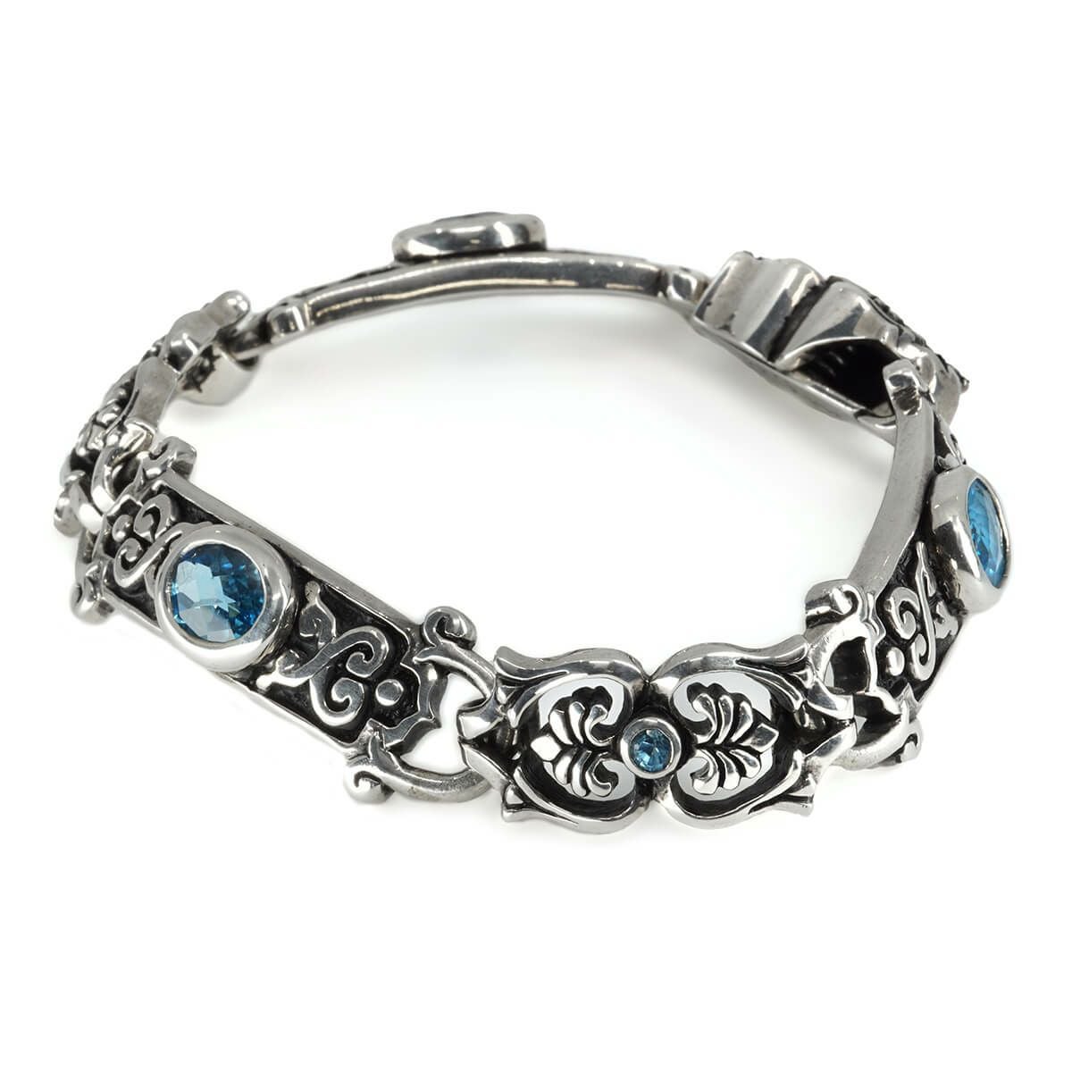 レザーズアンドトレジャーズ セイクリッドハートピアス w/ブルー