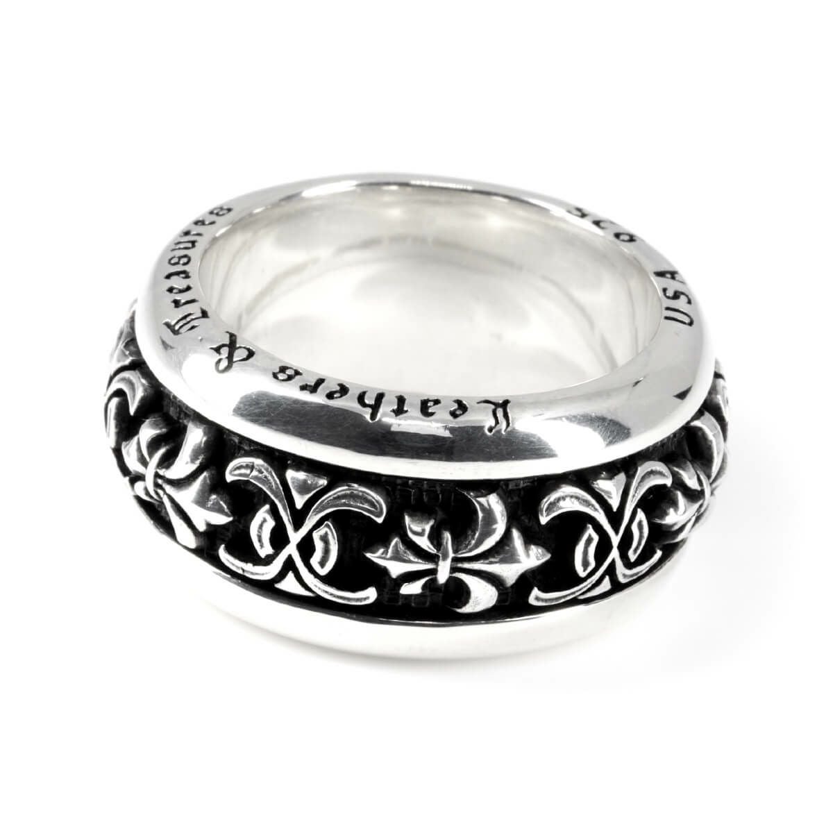 レザーズアンドトレジャーズ リボルビングニュークロスリング