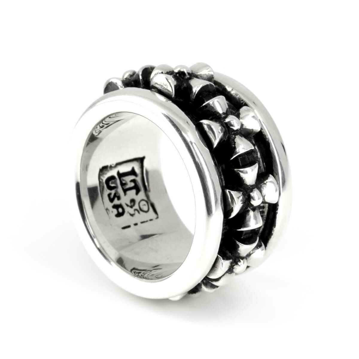 レザーズアンドトレジャーズ リボルビングニュークロスリング