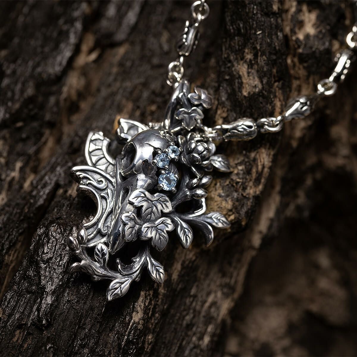 ブラッディマリー タナトスペンダントw/スカイブルーアクアマリン