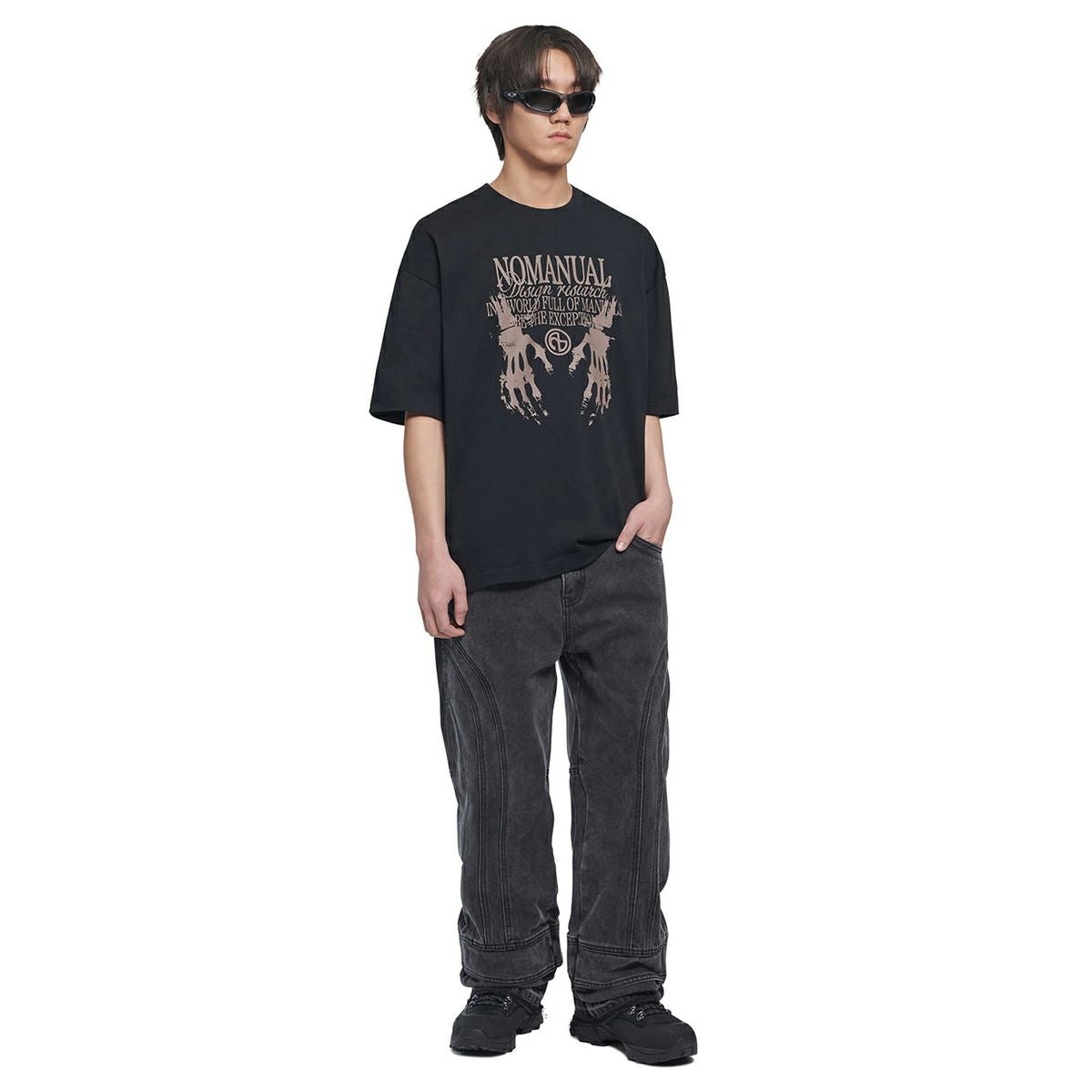 ノーマニュアル スケルトン ハンズ Tシャツ - ブラック | ジュエリー